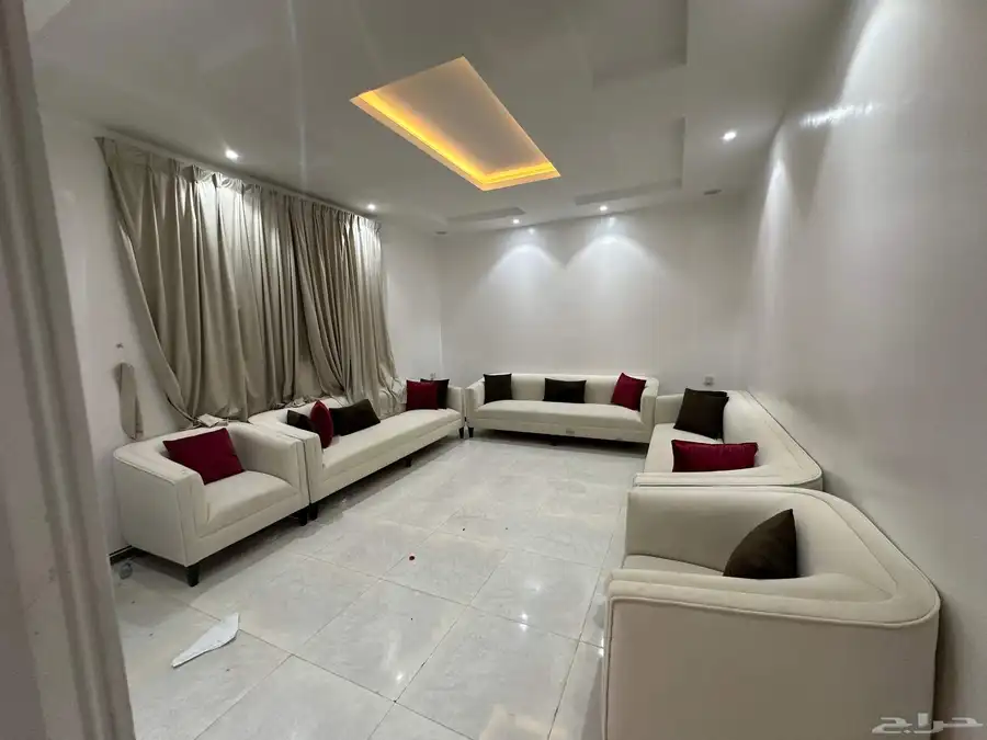 كنب مجالس  اثاث ومفروشات  طاولات طعام وخدمة  غرف نوم  مطابخ 40