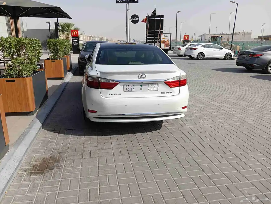 لكزس ES350 2015 5