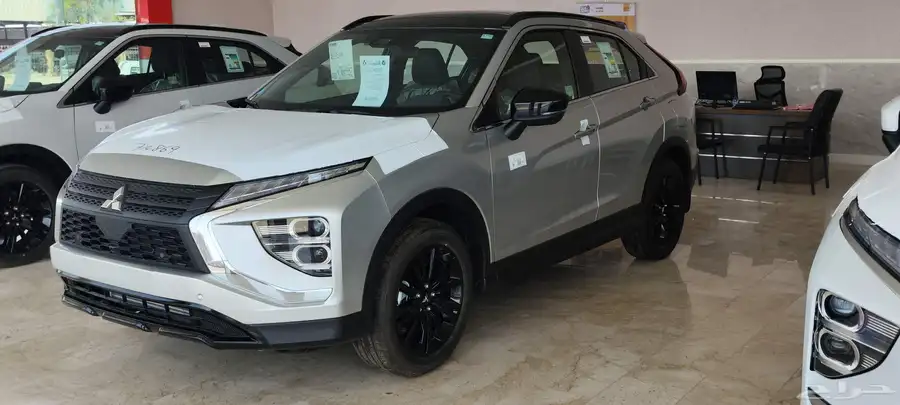 متسوبيشي اكليبس كروس بلاك سام م 2025 0