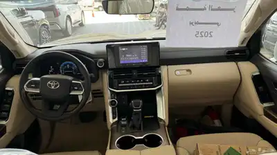 لاند كروزر - جي اكس ار GXR - فل كامل - بريمي - 2025 6