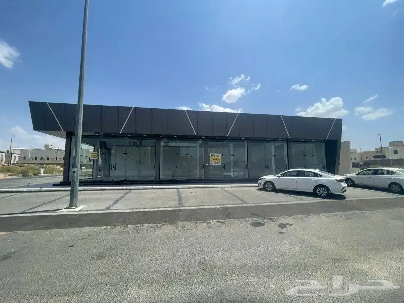 معرض تجاري بسطح للإيجار بحي المضباع بالطائف 1