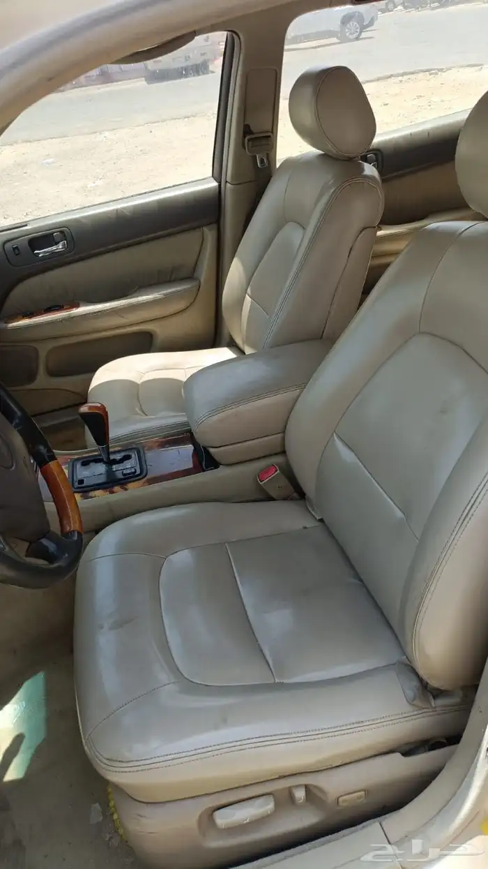 البيع قطع غيار تشليح لكزس LS400 موديل 2000 8