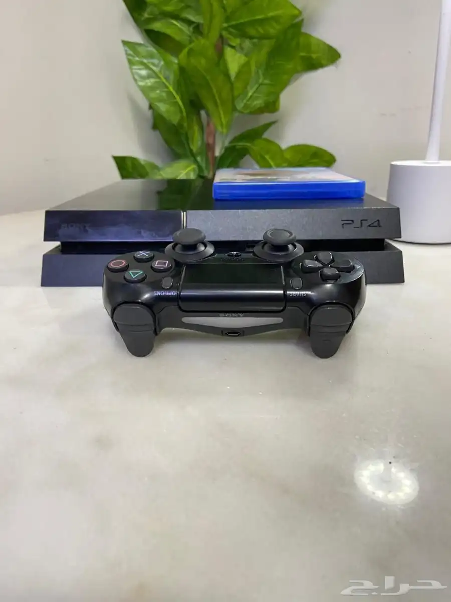 بلايستيشن 4 (1 تيرا) يد اصليه ولعبتينFIFA22 وHorizon 1