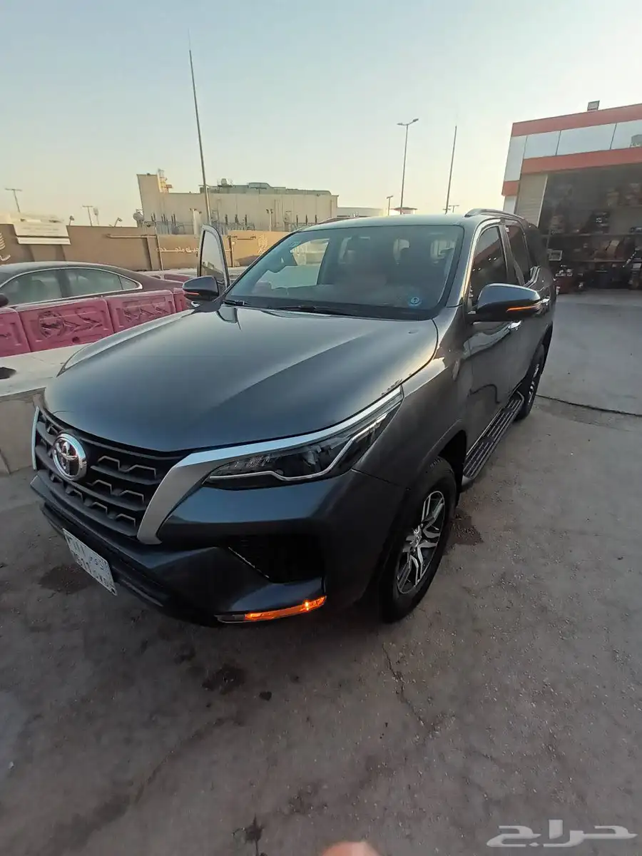 Toyota fortuner 3