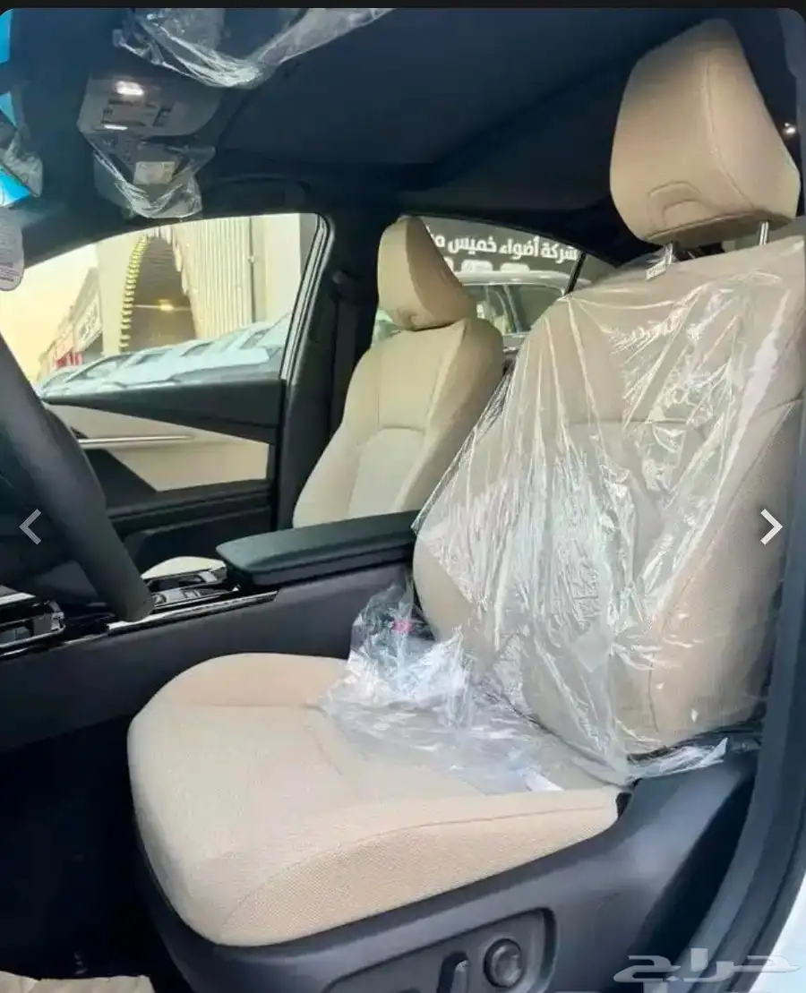 تويوتا كامري LE بنزين. 2025 5