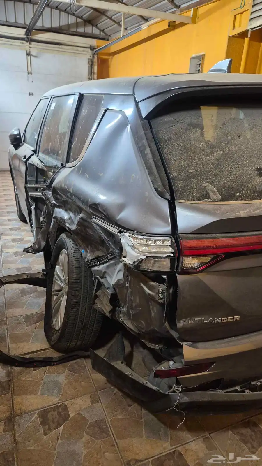 MITSUBISHI OUTLANDER ميستسوبيشي اوتلاندر مصدوم 2024 index