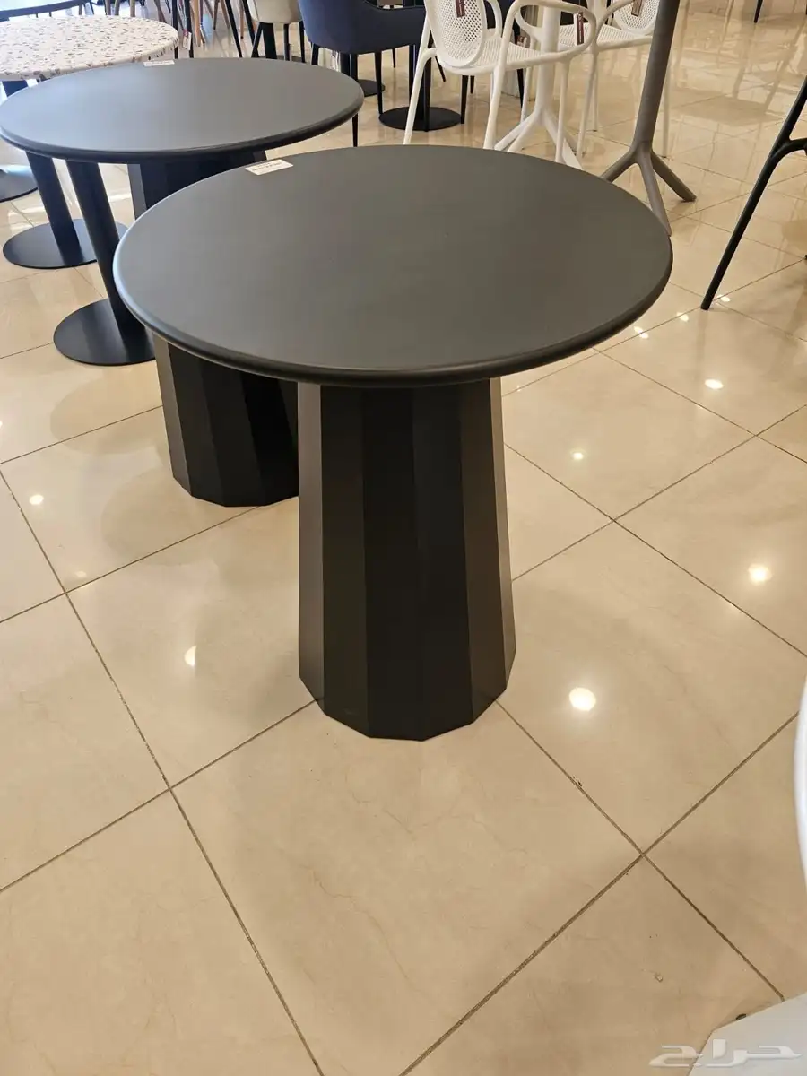 طاولات حديد دائرية 4