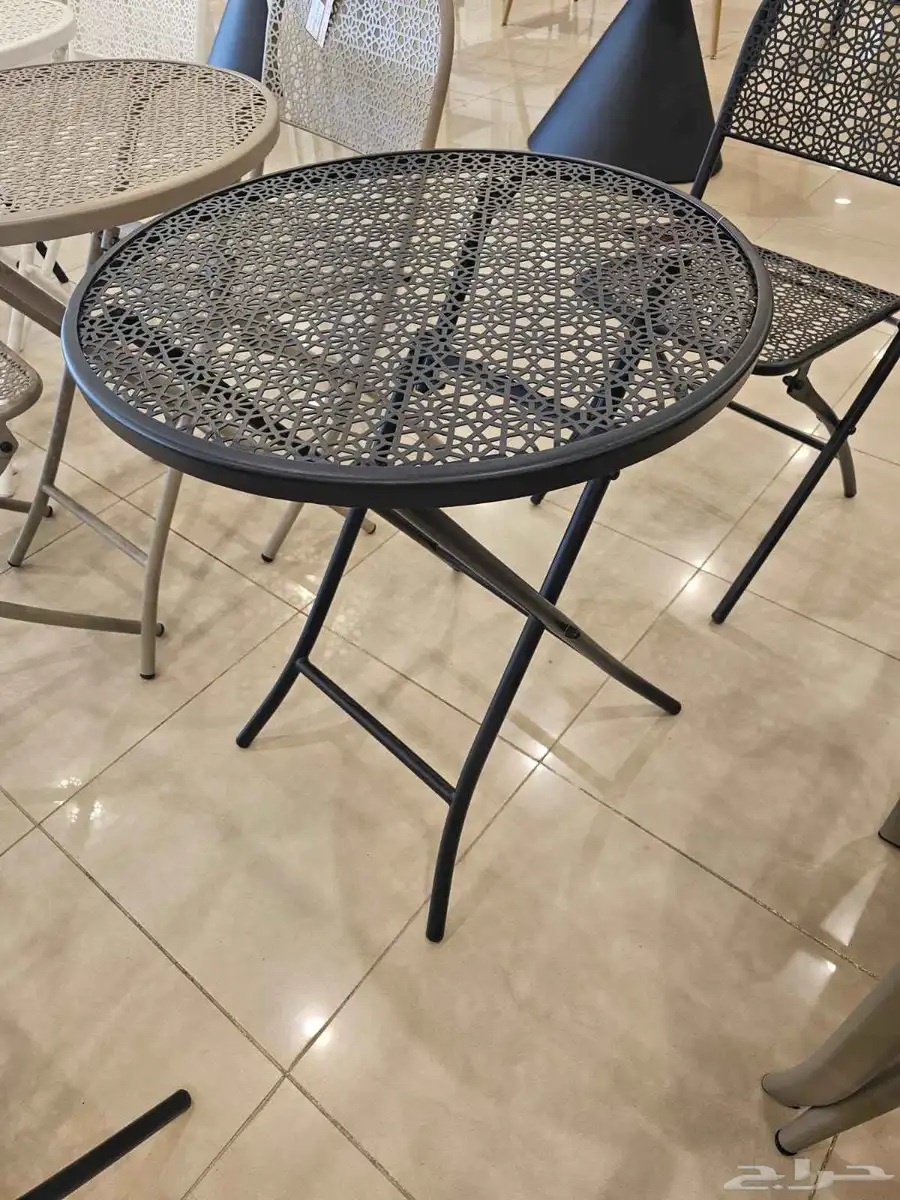 طاولات حديد دائرية 8