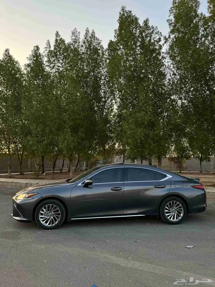 لكزس ES300H هايبرد للبيع 8