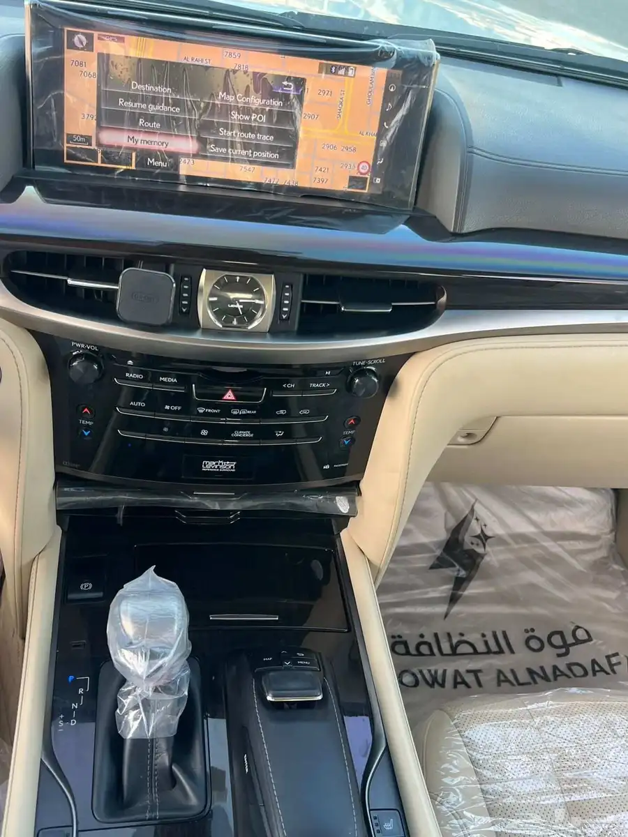 جيب لكزس موديل 2020 6