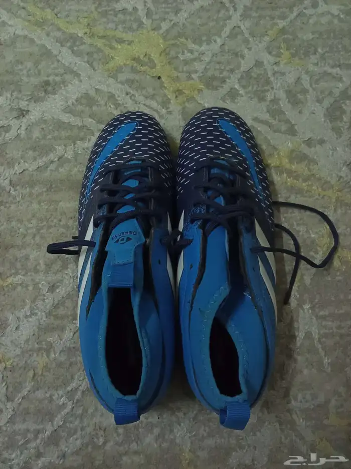 حذاء كرة قدم مقاس 41 0