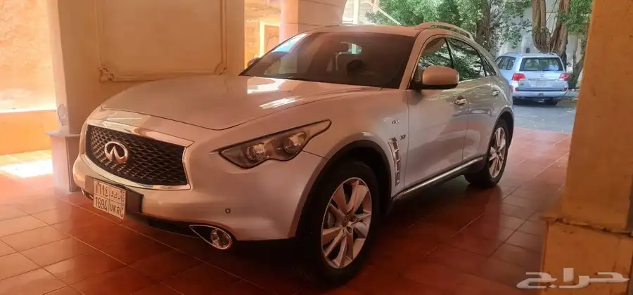 إنفنتي QX70 موديل 2015 بحالة ممتازة index