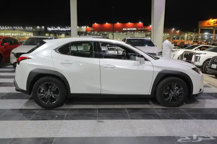 لكزس UX200 موديل 2022 5