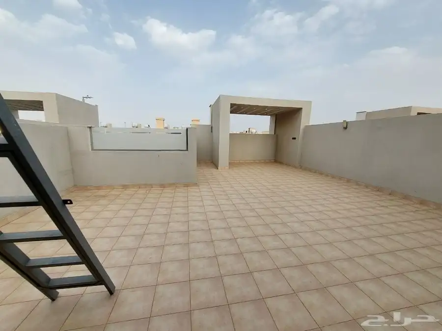 للبيع فله دبلكس دورين وملحق علي ارض مستقله بالخميس درة الموس 29