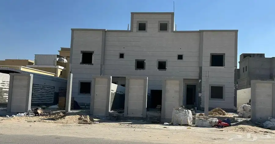للبيع في حي الربيع عماره اربع شقق جديده 0