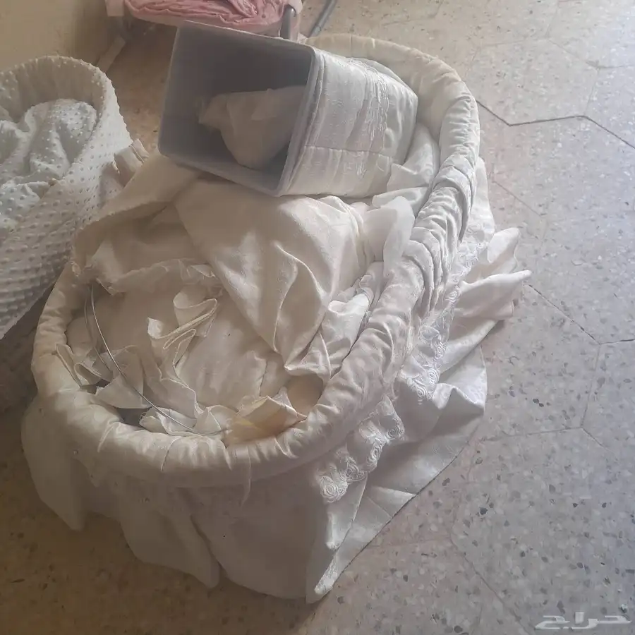 مستلزمات طفل مستعمل نظيف 1
