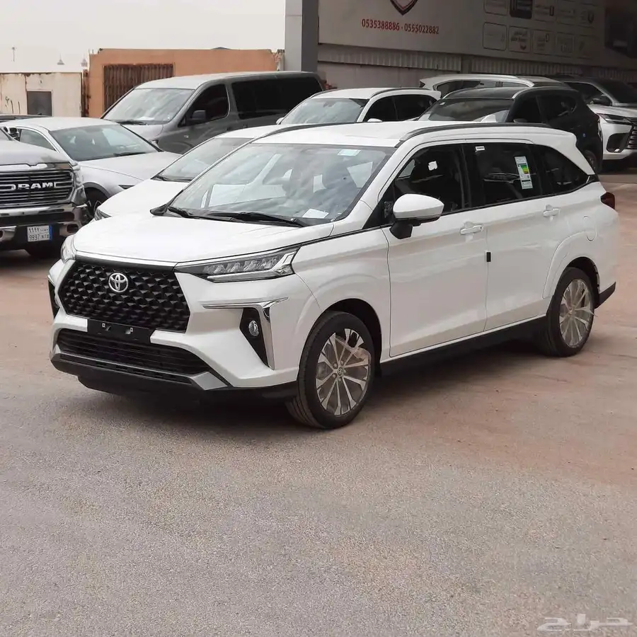 تويوتا فيلوز 2025 فل السعر 75000 شامل الضريبه 6