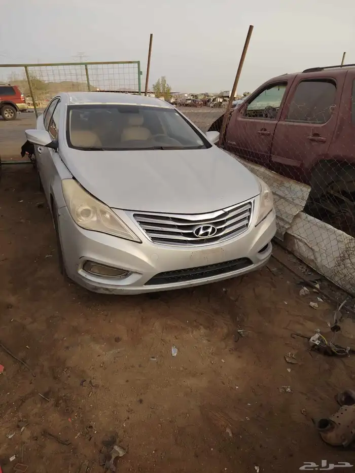 هيونداي ازيرا يوجد لدينا جميع القطع غيار من 2012 لي2017 1