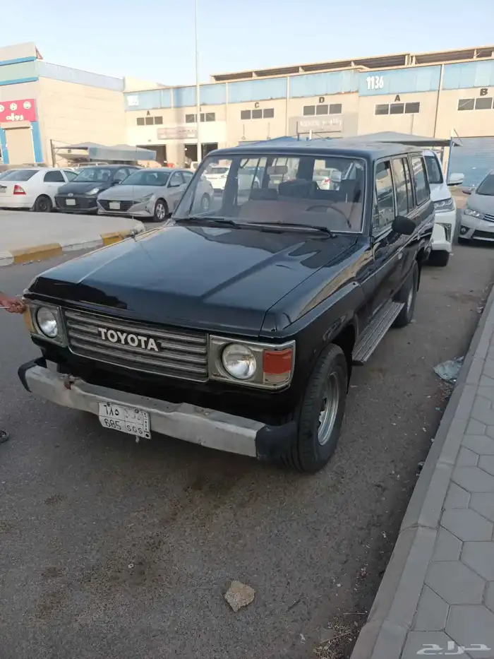 جيب صالون تويوتا مفحوص موديل 1984م يحتاج تجديد مطوف 0