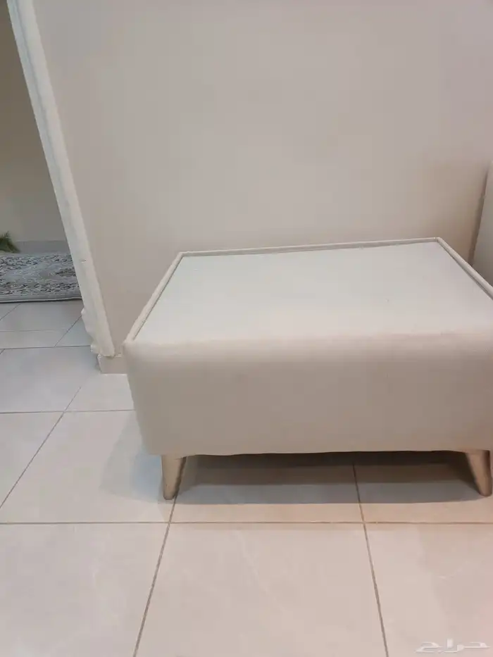 طاوله جديده مربعه الون سكرى المطلوب 100 0