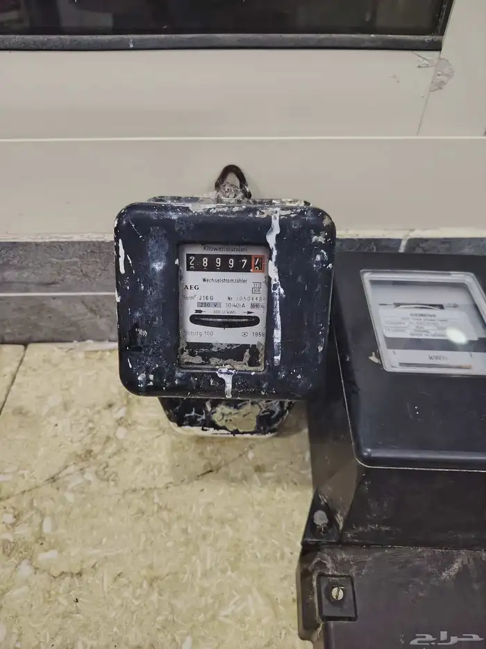 عداد كهرباء شغال للبيع متوفر 5 60امبير كبير وموجود صغير 1