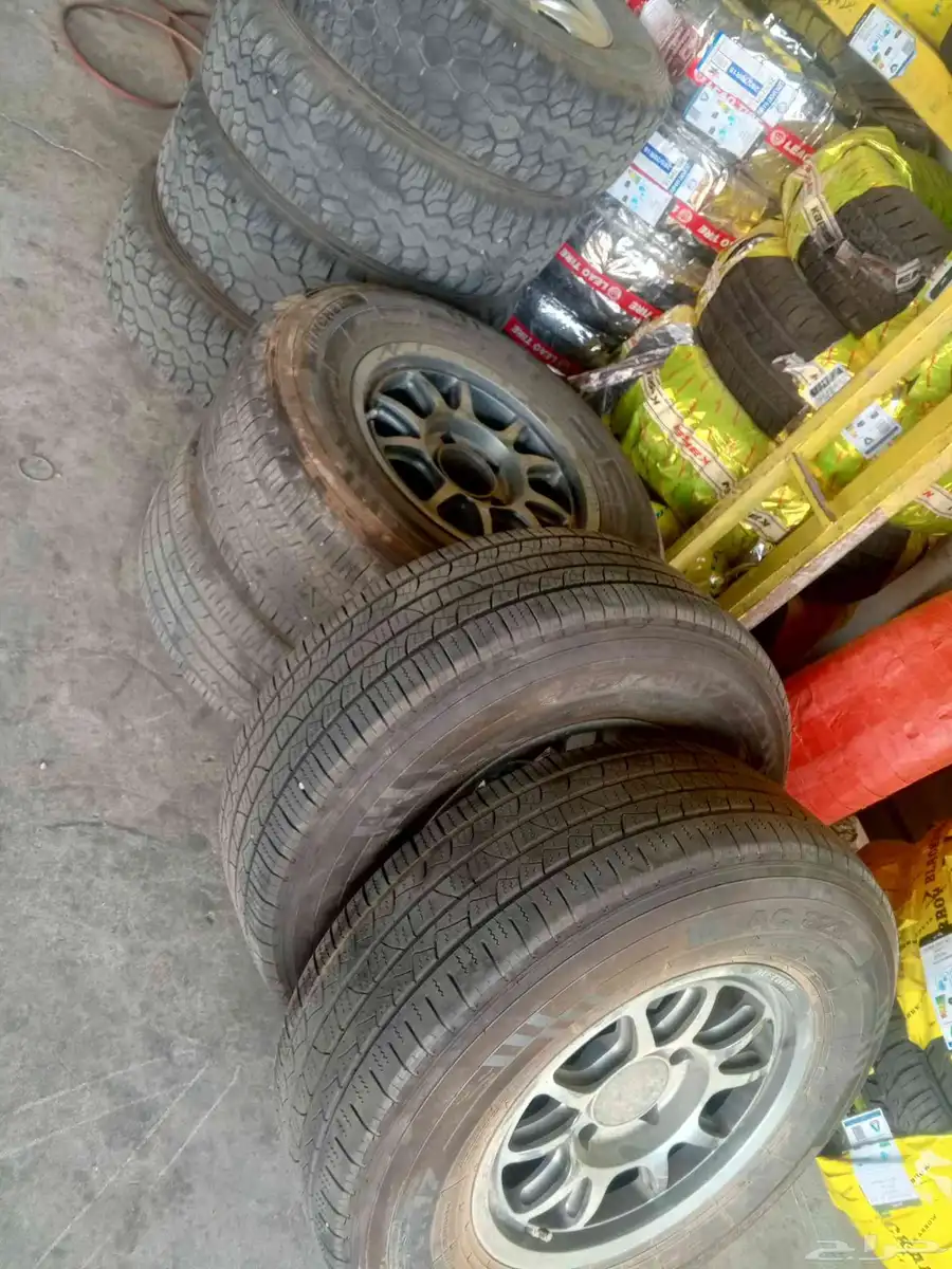 جنواط جيب برايد شبه جديد مع كفرات نظيف 0