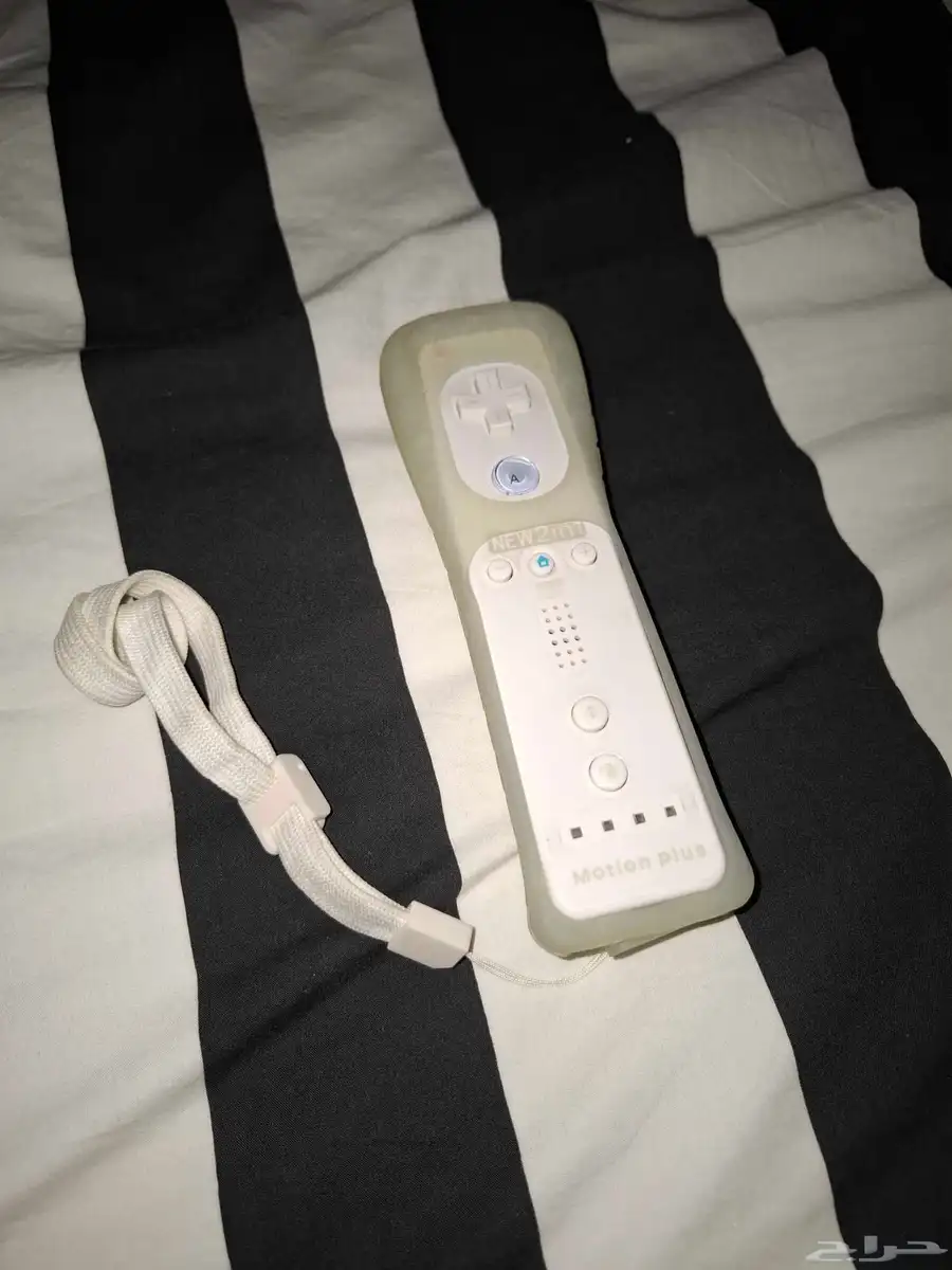 Used red Wii for sale (motion sensor  cables  controller) 5
