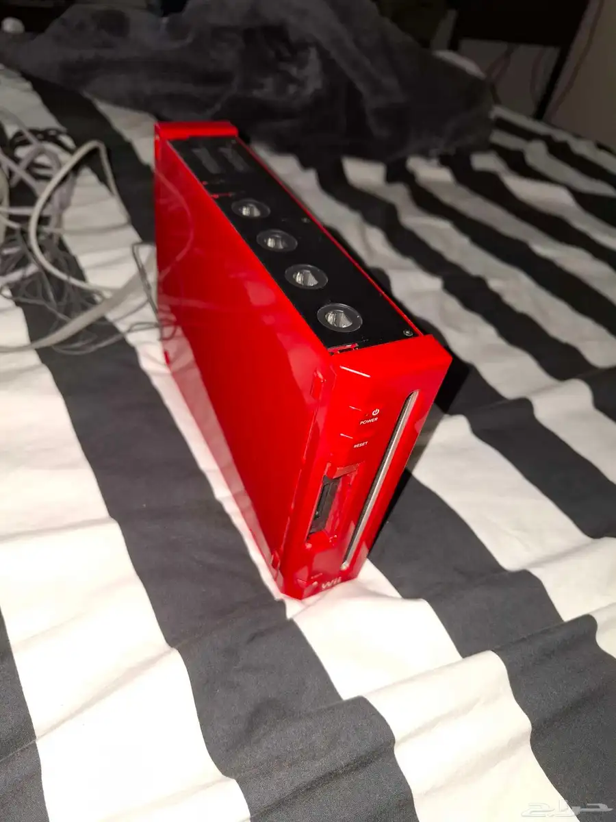 Used red Wii for sale (motion sensor  cables  controller) 0