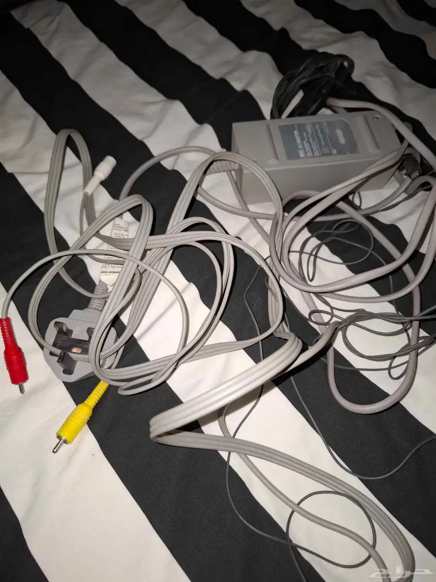 Used red Wii for sale (motion sensor  cables  controller) 4