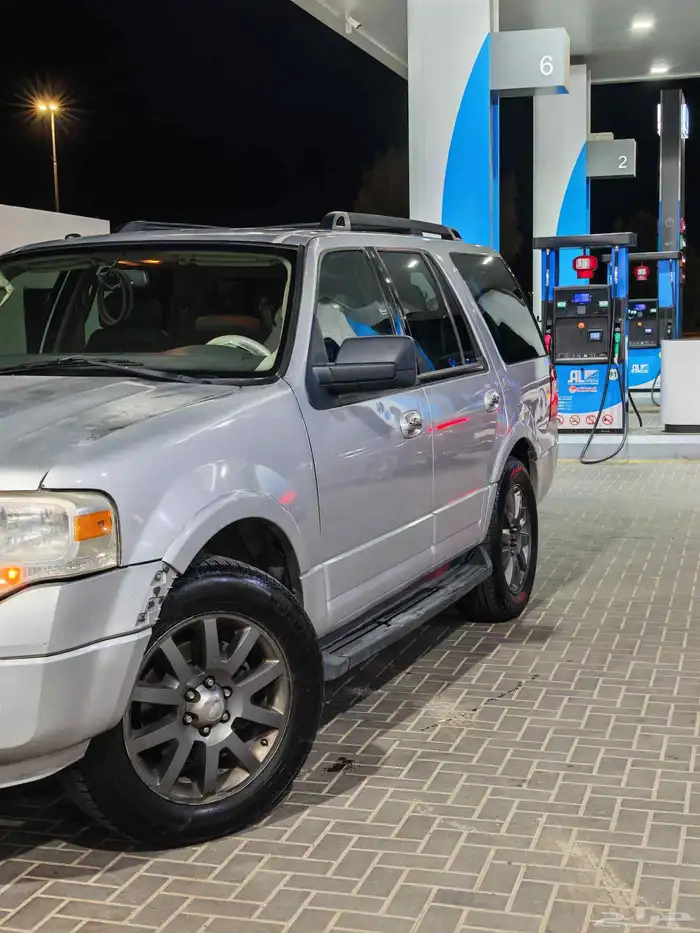 فورد اكسبدشن دبل قصير مجهز بكرسي كهربائي 13