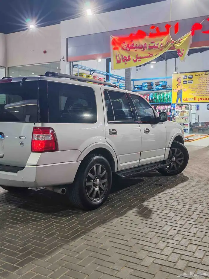 فورد اكسبدشن دبل قصير مجهز بكرسي كهربائي 9