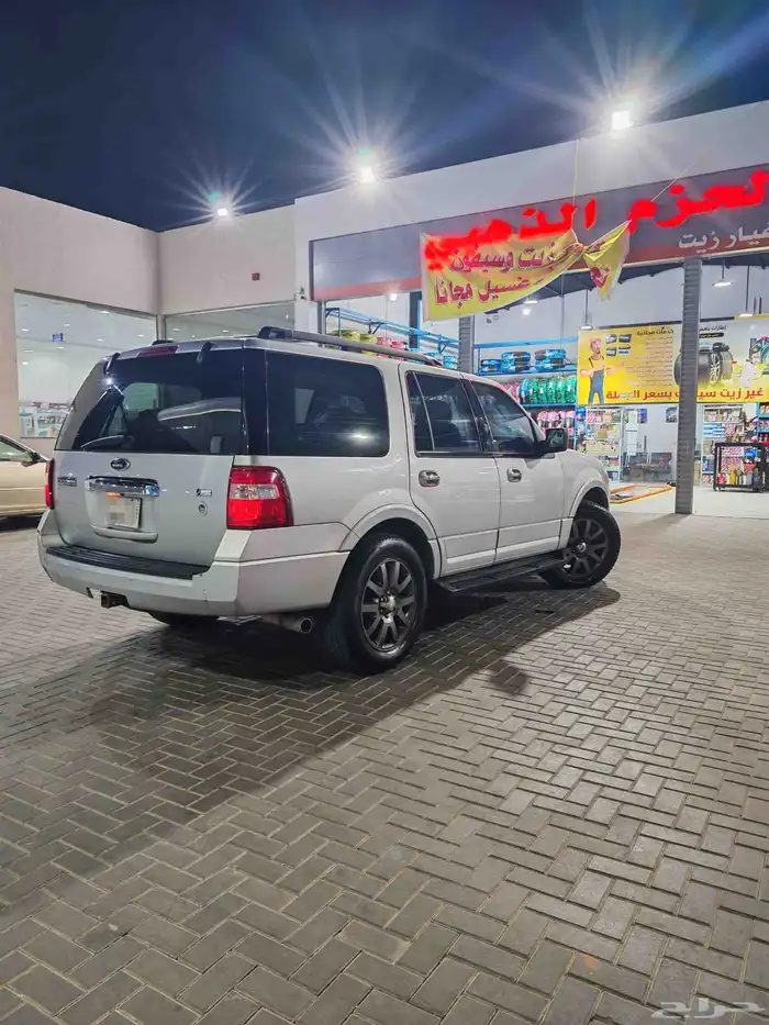 فورد اكسبدشن دبل قصير مجهز بكرسي كهربائي 8