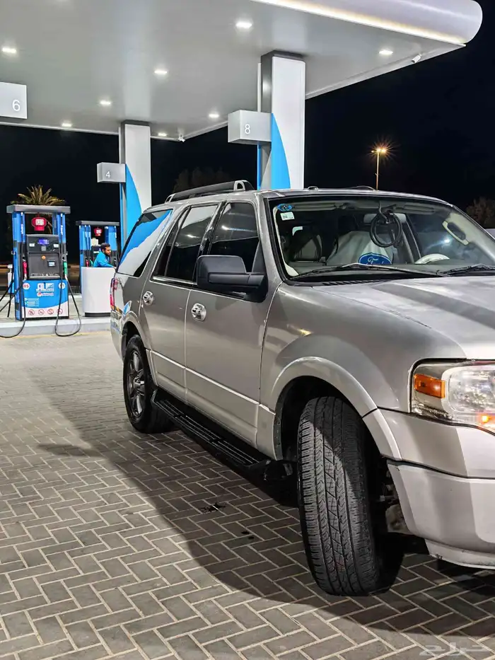 فورد اكسبدشن دبل قصير مجهز بكرسي كهربائي 1