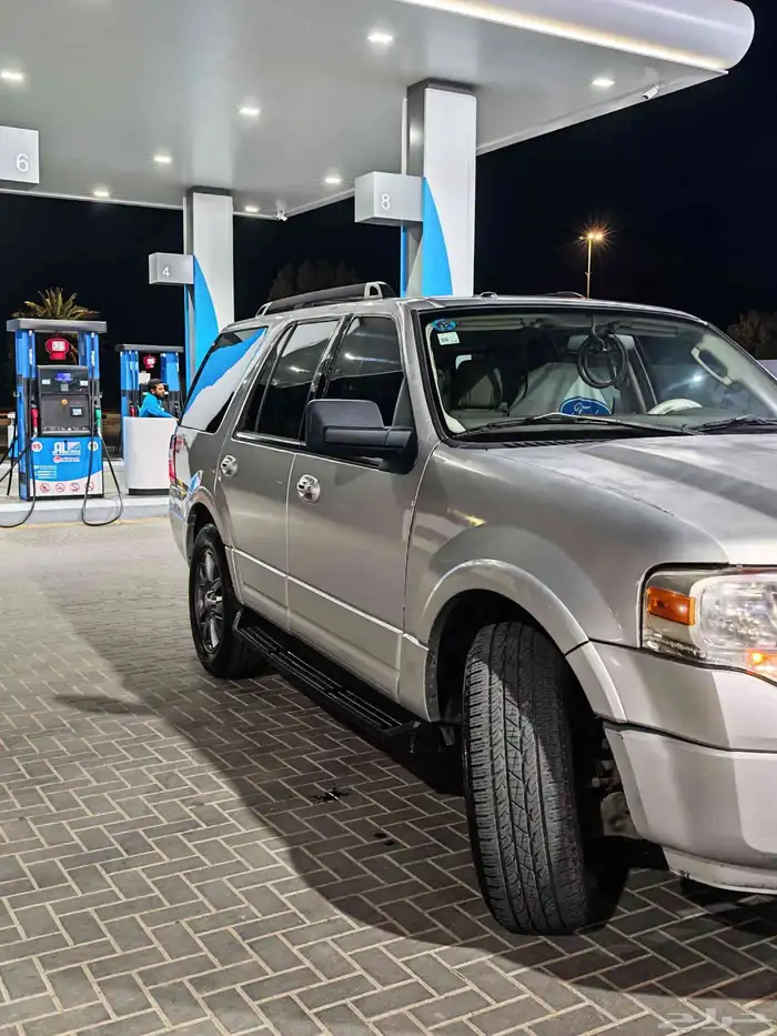 فورد اكسبدشن دبل قصير مجهز بكرسي كهربائي 2