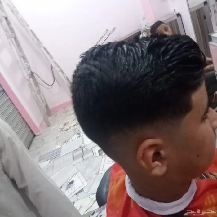 حلاقين مصريين اعمارهم صغيره خبره فى جميع القصات 8