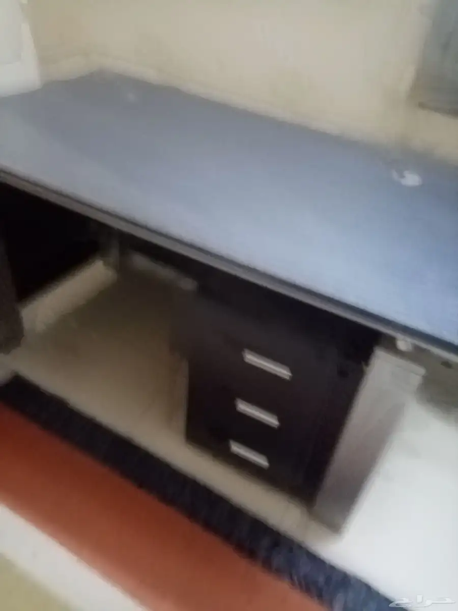 مكتب جديد ممتاز بثلاث ادراج وكرسي ودولاب مكتبي 5