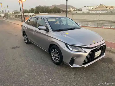 سياره تويوتا يارس 2023 نظيفه مره منوه المستخدم 2