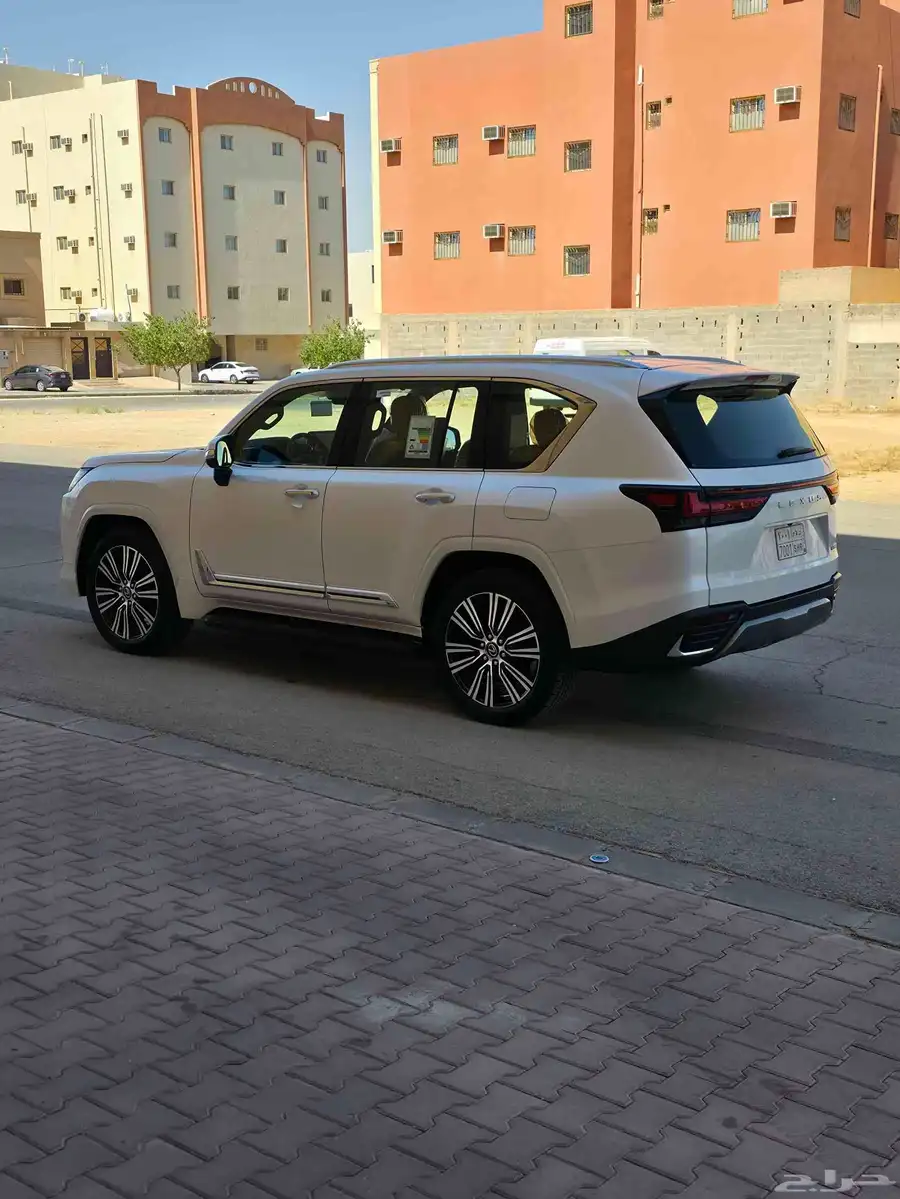 لكزس BB 2024 LX600 عداد 1300كيلو فقط index
