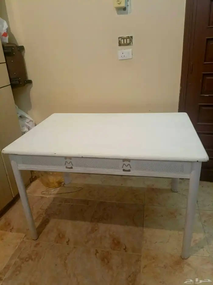 طاوله نضيف السعر 40ربال 0