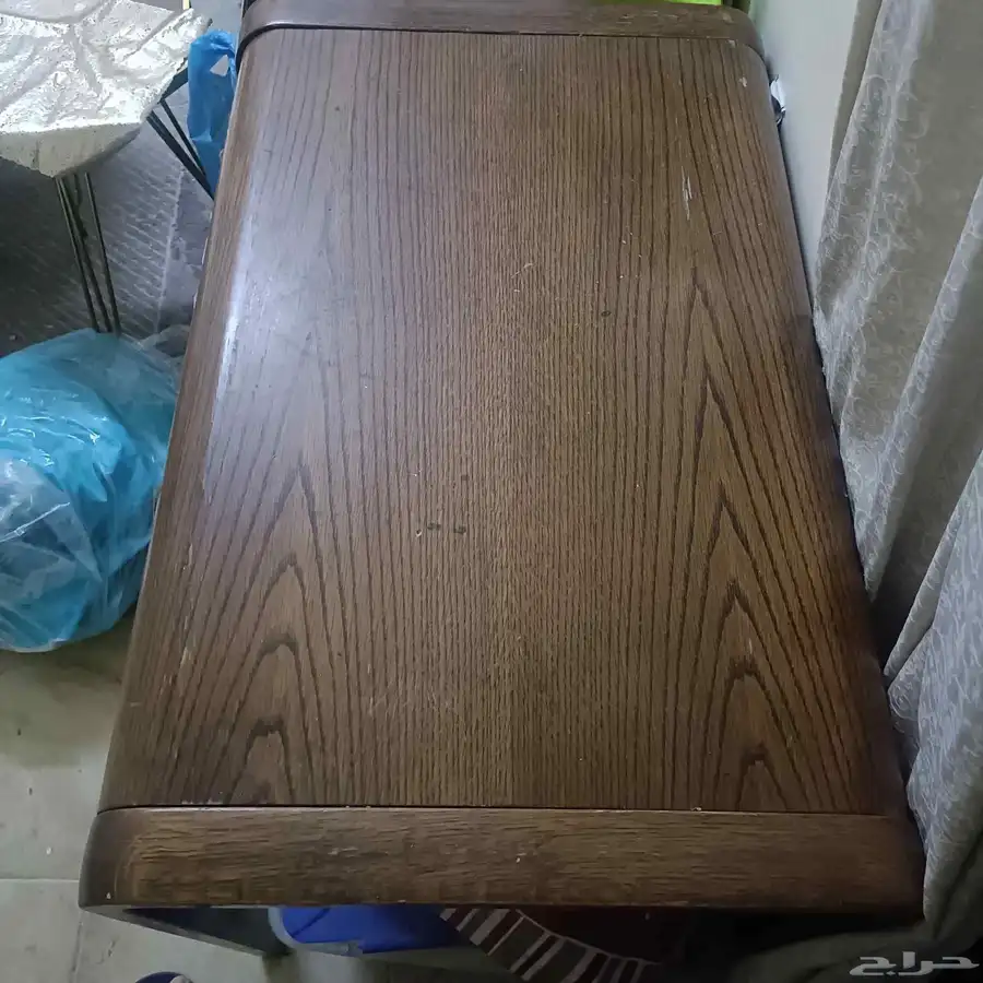 طاوله بحاله ممتازه متينه ونظيفه 1