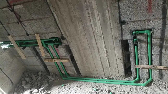 سباك محترف بخبرة عملية في جميع أعمال السباكة 1