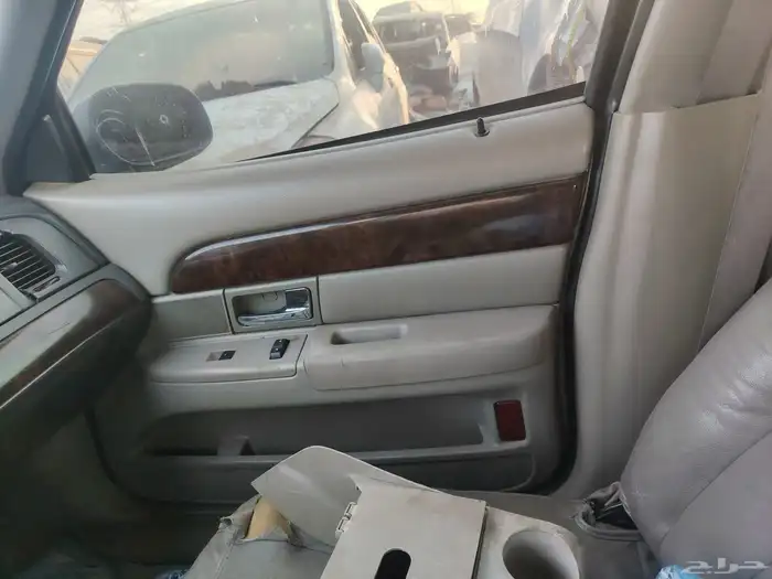 فورد ماركيز 2010مكينه قير دفرنس شرط للبيع قطع غيار فقط 4