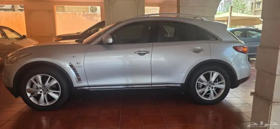 إنفنتي QX70 موديل 2015 بحالة ممتازة index