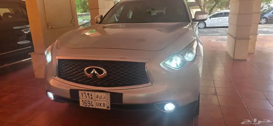 إنفنتي QX70 موديل 2015 بحالة ممتازة index