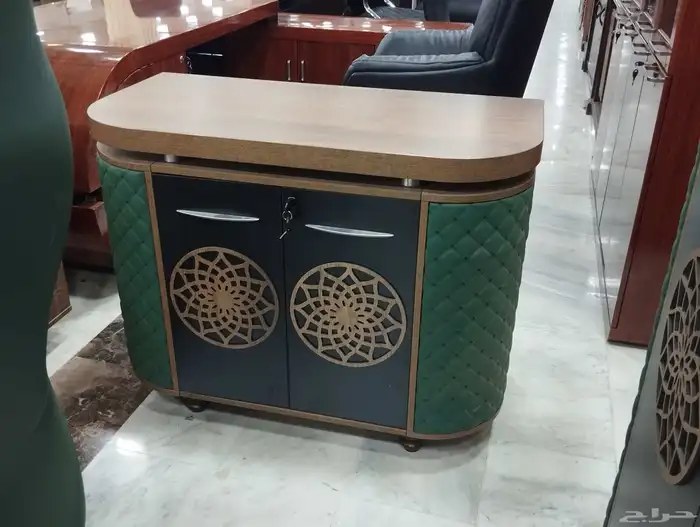 جديد اثاث مودرن مكتبي متوفر (وموجود التوصيل  والتركيب وخدم 4