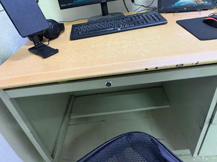 طاولة مكتبي حديد 1
