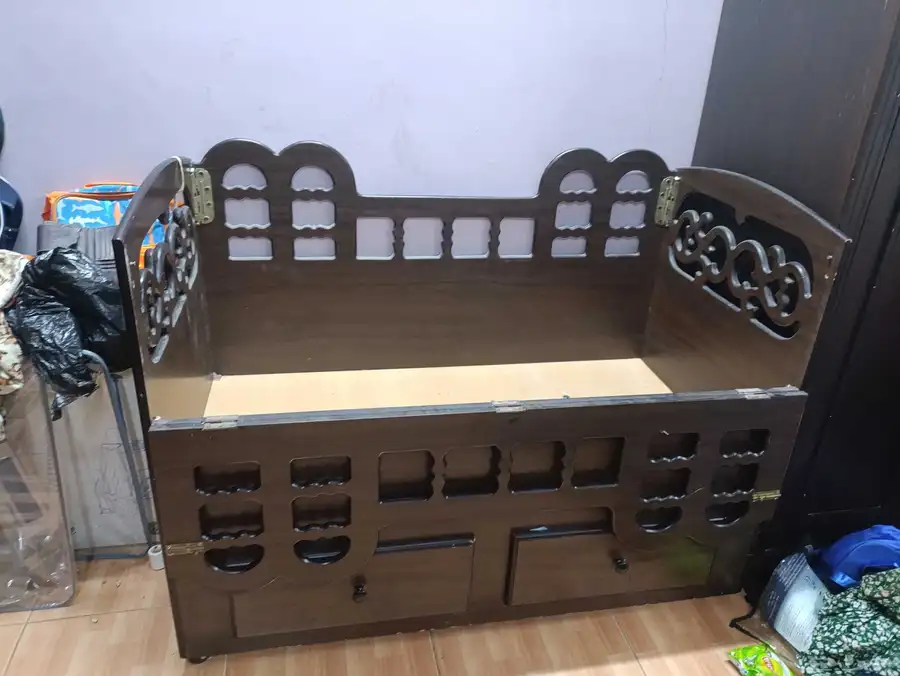 سرير اطفال 2