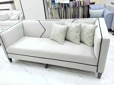 طقم كنب جديد من المعرض ثلاث قطع ثلاثية وقطعتين مفرد 4 5 متر 3