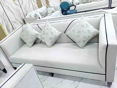 طقم كنب جديد من المعرض ثلاث قطع ثلاثية وقطعتين مفرد 4 5 متر 2