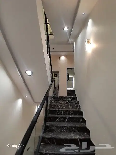 للبيع روف علوي مع ملحق مدخل سياره تشطيب راقي بالمحاله أبها 4